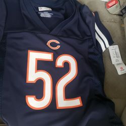 Is Chicago Bears women's Jersey size a small