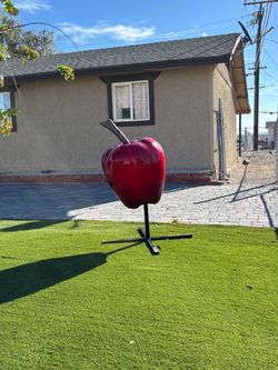 Big Apple Sculpture