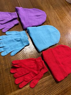 Winter hats and gloves warm