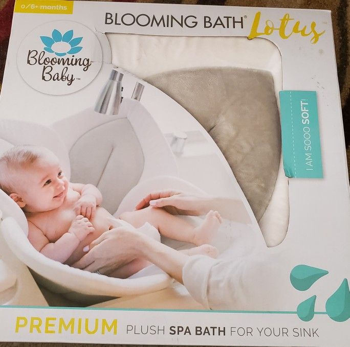 LOTUS Blooming Baby Bath. NEW IN ORIGINAL BOX