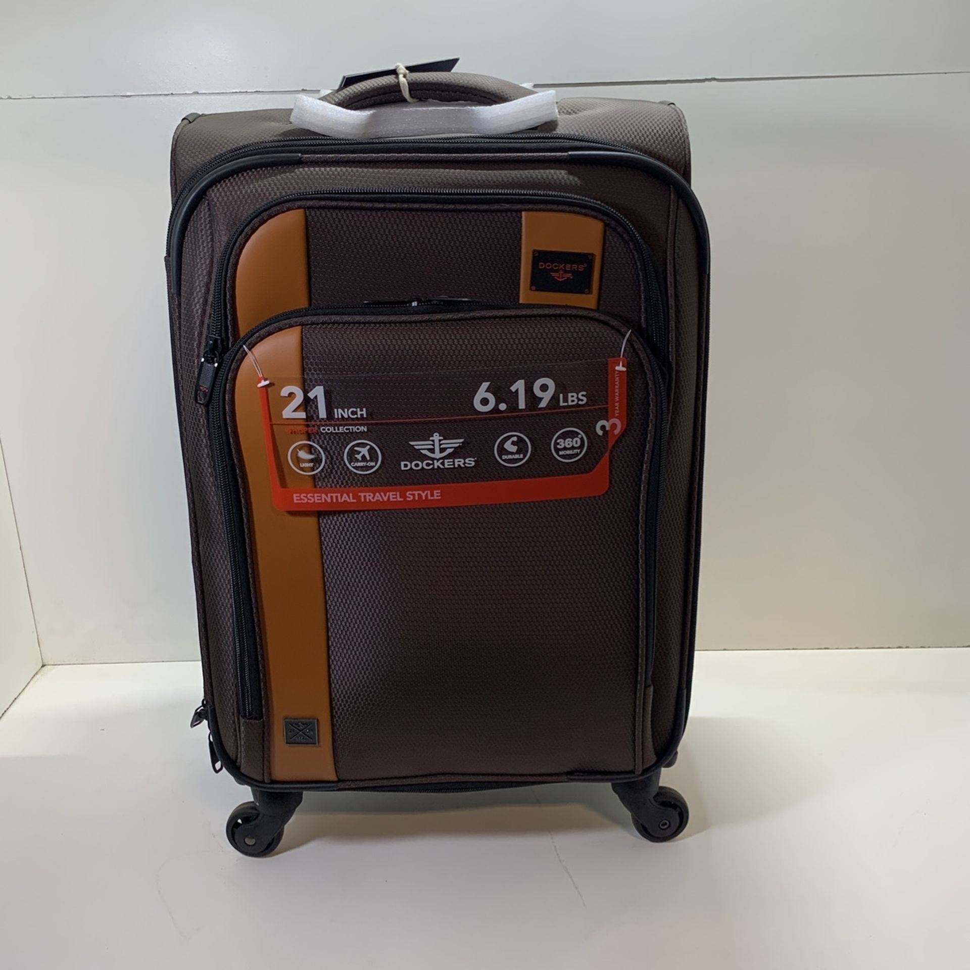21 Inch Dockers Whisper Collection 360 Mobility Carry On
