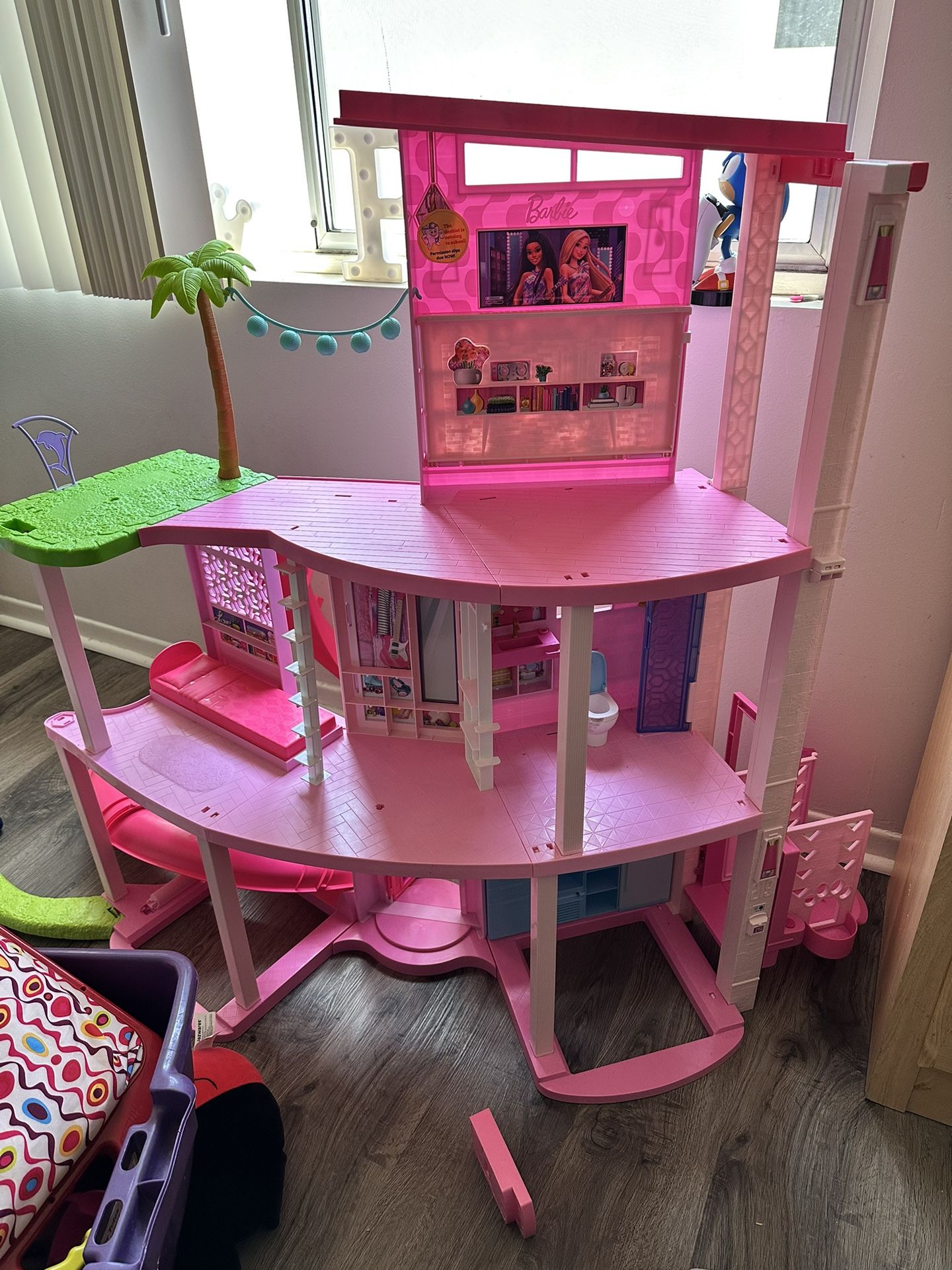 Barbie Dream House 