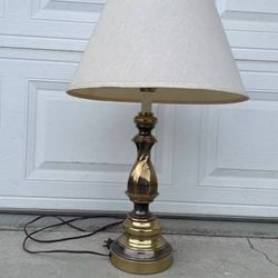 Heavy Duty Table Lamp Height: 27 inches Great working--