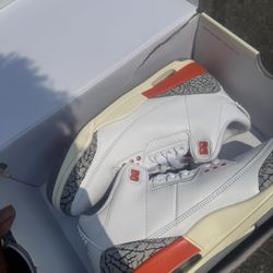 WMNS 8 ‘Georgia Peach’ 3s (NVR WORN)
