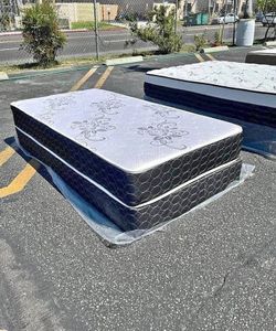 Brand new Twin size mattress and box spring with free home delivery 🚚