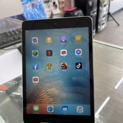 Apple iPad Mini Unlocked Ready To Use , Comes With Charging Cable 