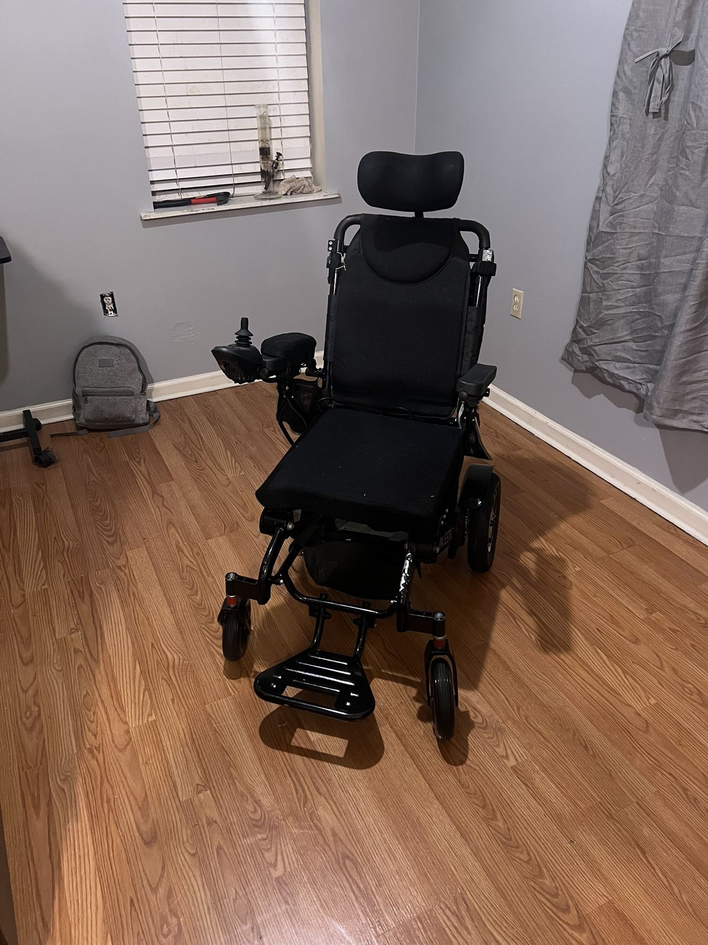 Electric portable wheelchair