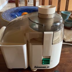 Juice man Jr. Gently Used Juicer. 