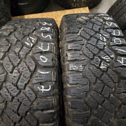 2 Tires Lt 285.70.17 Good Year Duratrac Rt 90 % Tread Dot 0924
