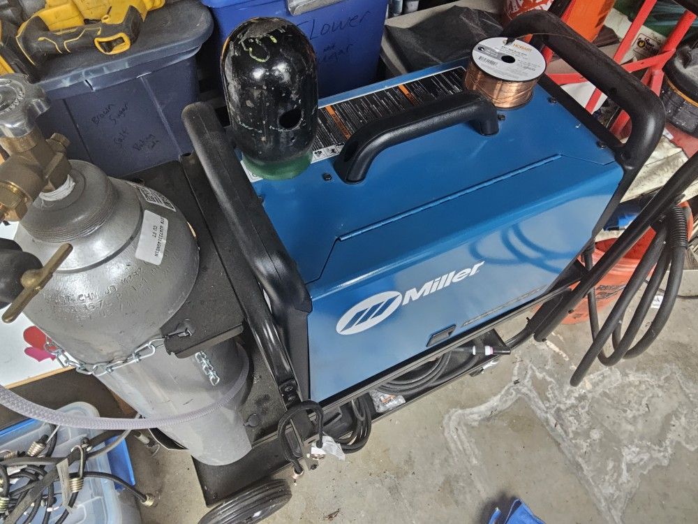 Miller 220 Welder * Brand New*