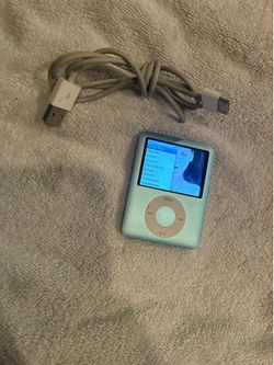 Apple iPod Nano 3rd Gen. A1236 8GB 2" Blue MP3 Media Player
