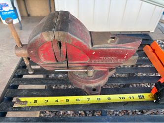 Wilton shop king 4” bench vise with pipe jaws