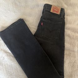 women levi’s jeans 