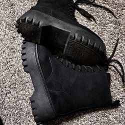 Suede Black boots Size 9