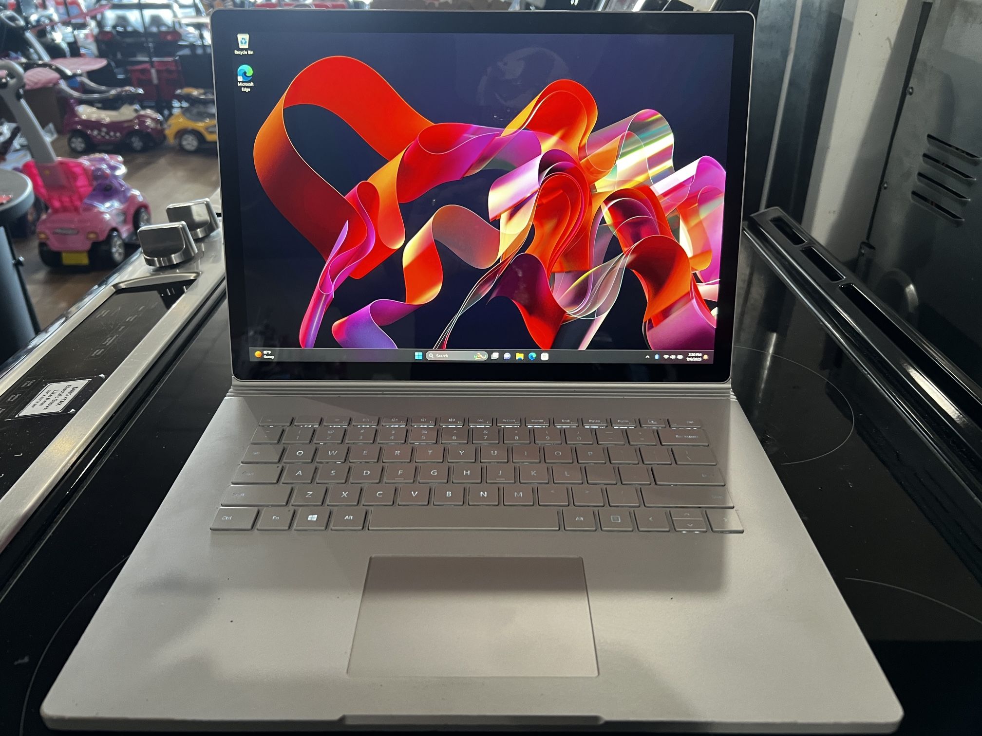 Microsoft Surface Touchscreen Laptop. i7
