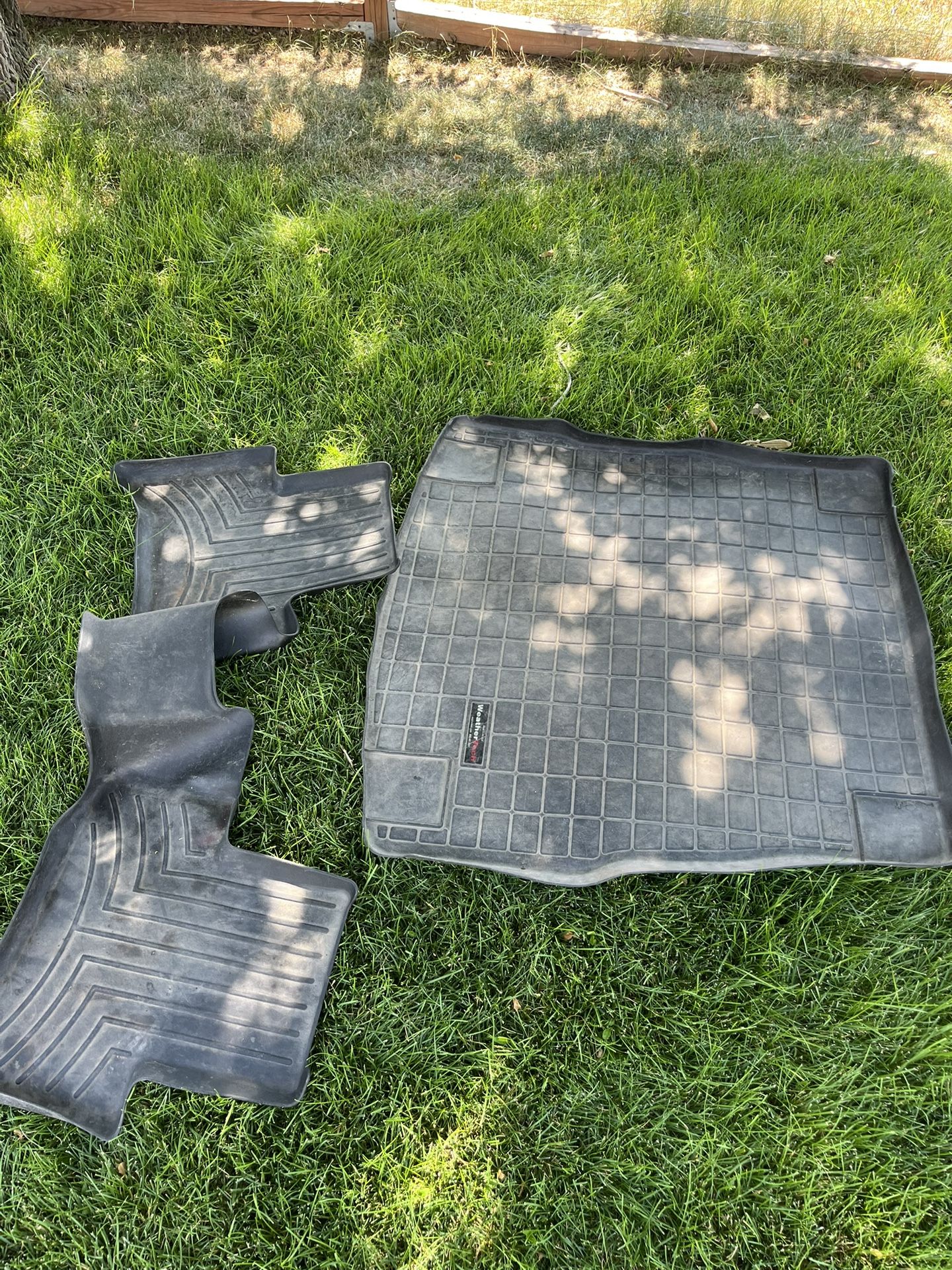 Alfa Romeo Stelvio Floor Mats, Rear Cargo Tray, And Tonneau Cover