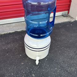 Ceramic water ccontainer