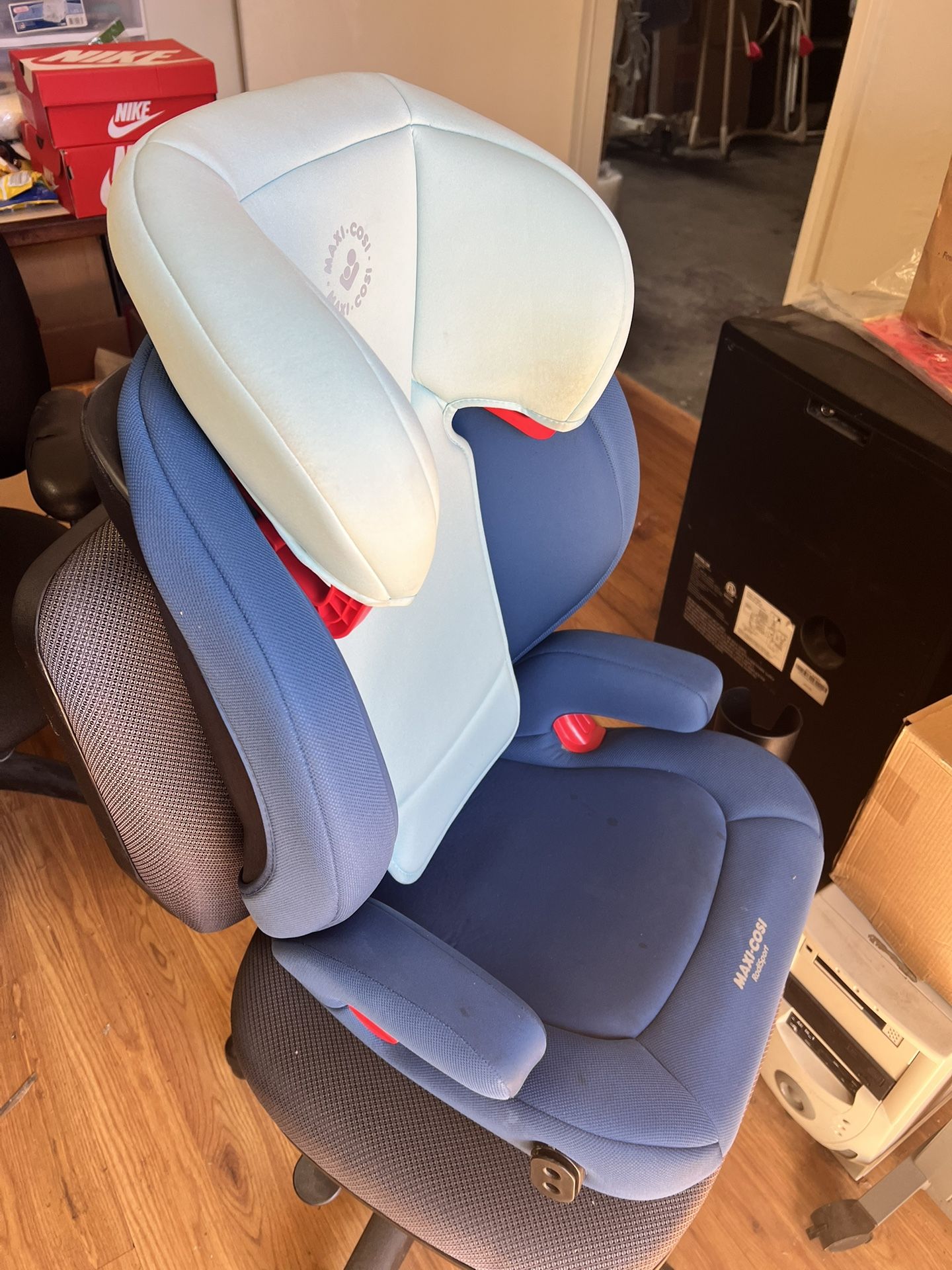 Maxi Cost High Back Booster Seat Blue