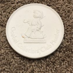 Hummel Ceramic Collectors Club 