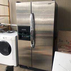 FREE REFRIGERATOR. CAN BE USED FOR PARTS