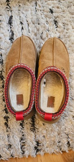 Tazz II UGGS Color: chestnut size 8