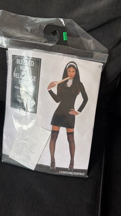 Halloween costume Nun woman’s