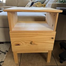 [On Hold] Free Wooden Shelf