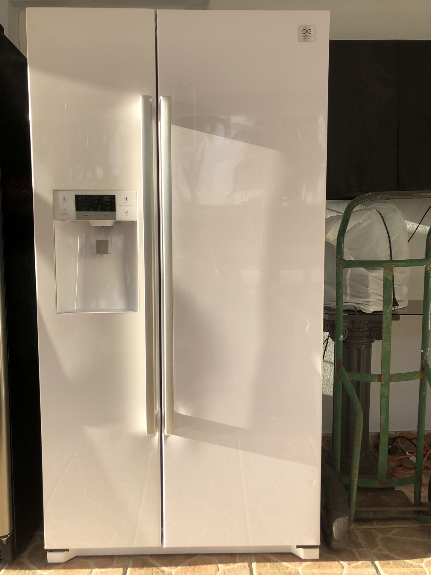 Daewood Refrigerator 36” wide Counter Depth