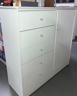 Short white color wardrobe