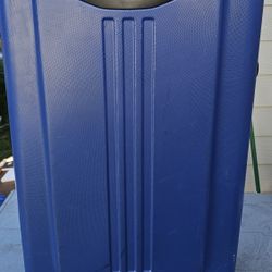 3 suitcase in different sizes