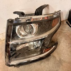 2016 Chevy Tahoe left side headlight