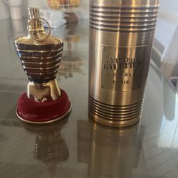  Cologne for cheap !my package came broken and can’t get refund just trying to get some money back  