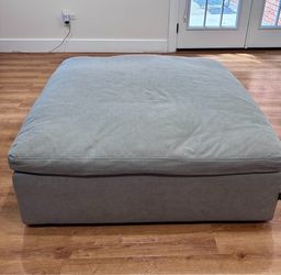 Large Bloom Ottoman Modani Gray