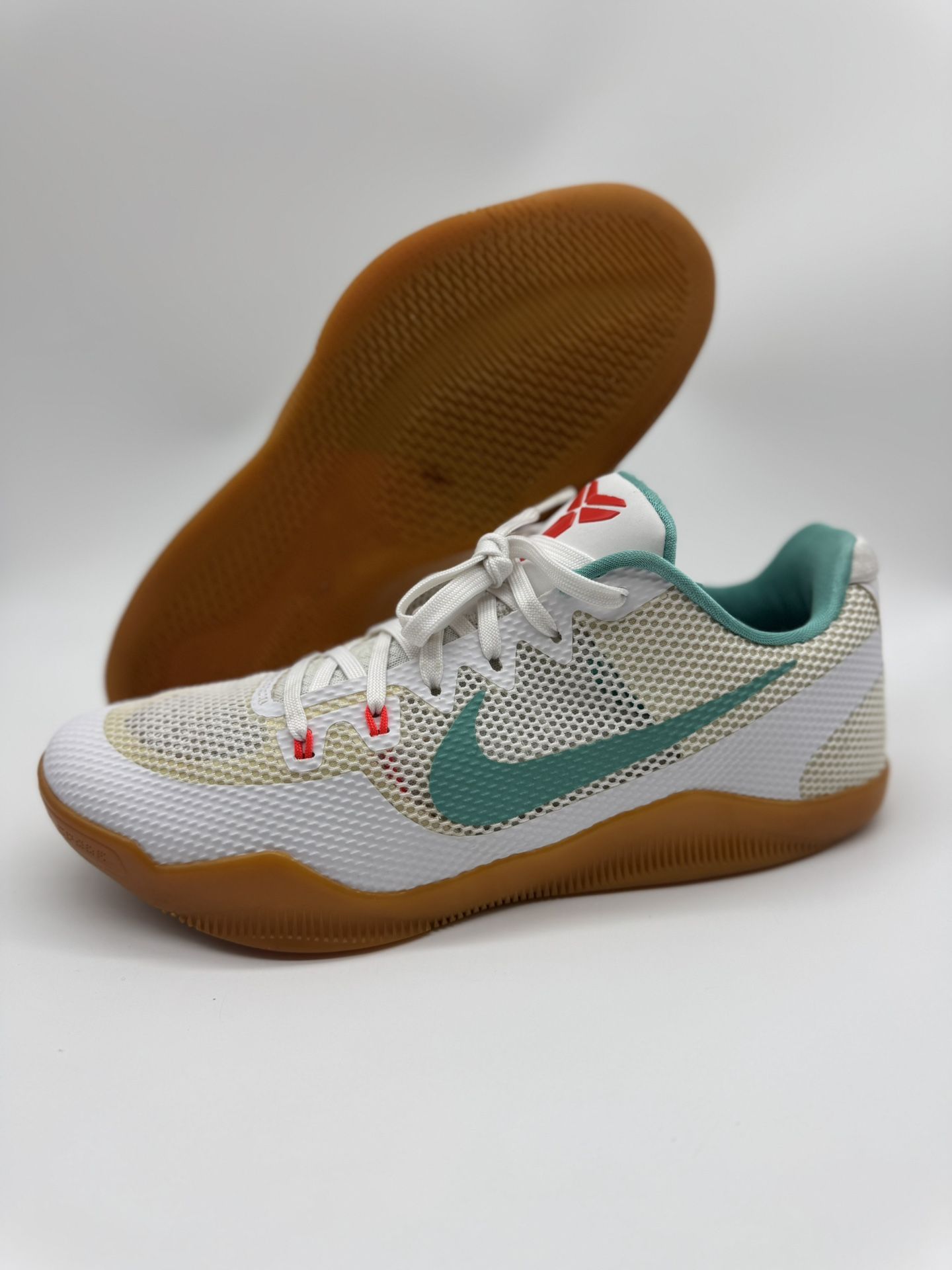 Kobe 11 EM Low Summer Pack 836183-103 Basketball Shoes Men’s Size 11 100% authentic. Authenticated through CheckCheck app. Good condition, lightly wo