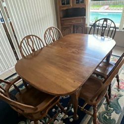 Wood Dining Room Table With 6 Chairs Excellent Condition $150