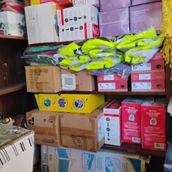 Miscellaneous Storage  Items For Sale  One Bundle Make An Reasonable Offer Please See Description 