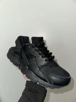 Black Nike Huaraches