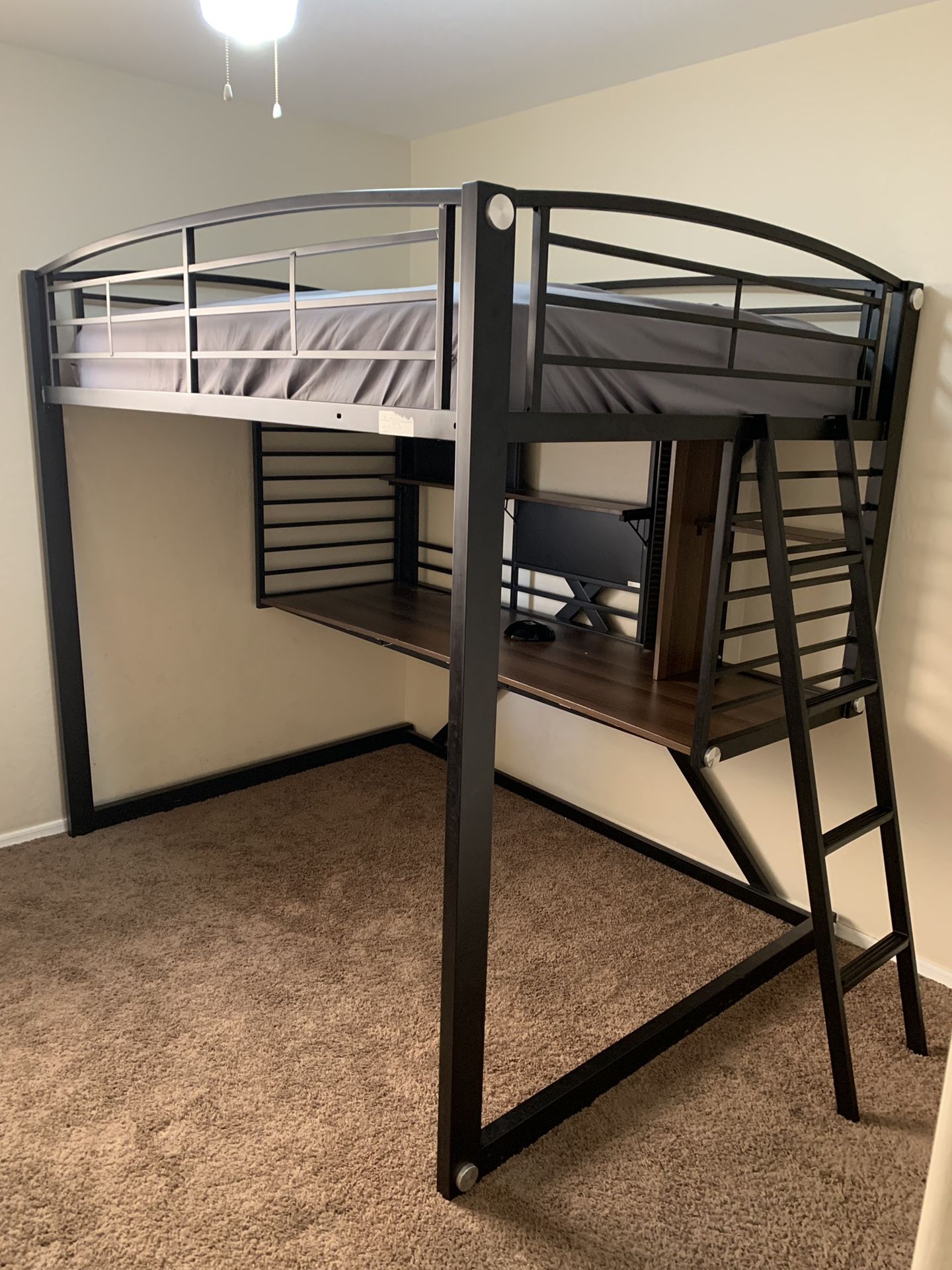 Bunk bed Full size must go