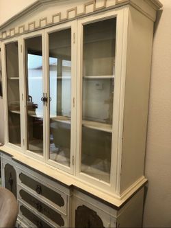 Cabinet For Plates/ Gabinete Para Platos 