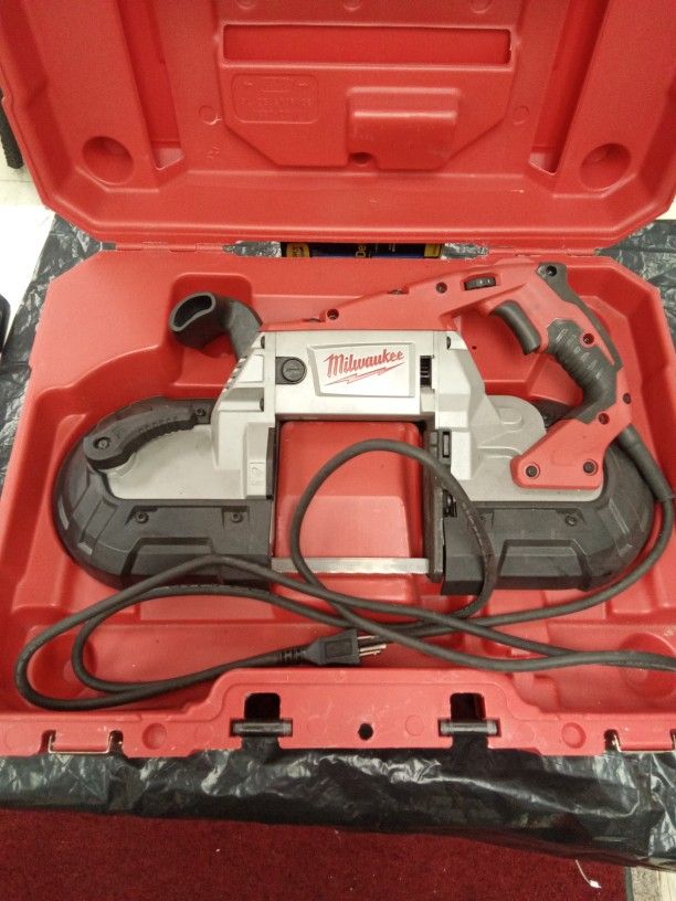 Milwaukee Deep Cut Corded Band Saw