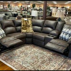 Tambo Canyon Reclining Sectional /couch 1399