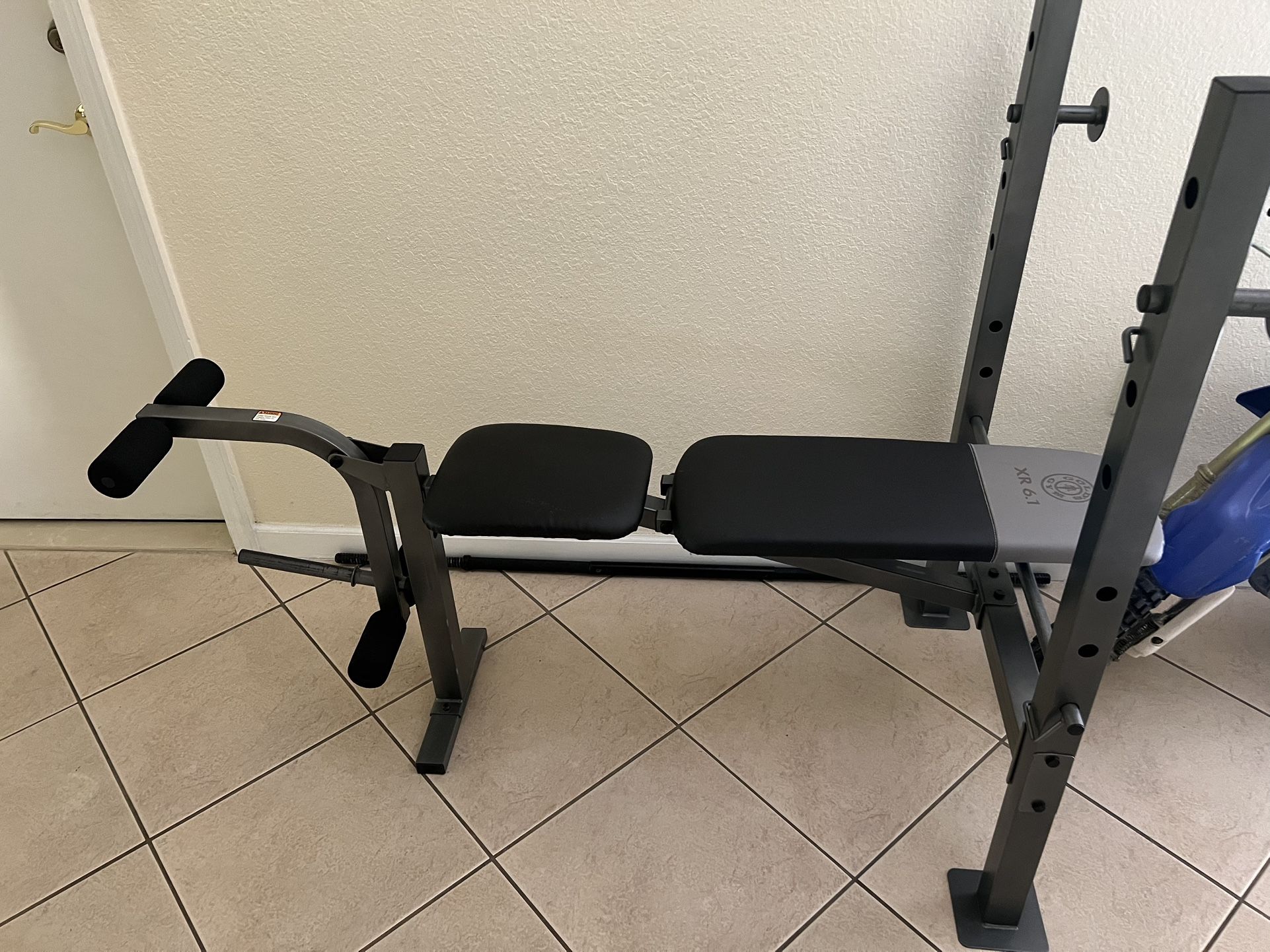 Gold’s Gym Brand Bench With Barbell Rack And Legs Extension 