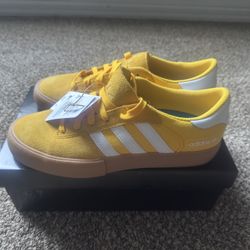 Adidas Size 8.5 Women’s 9.5 Men’s