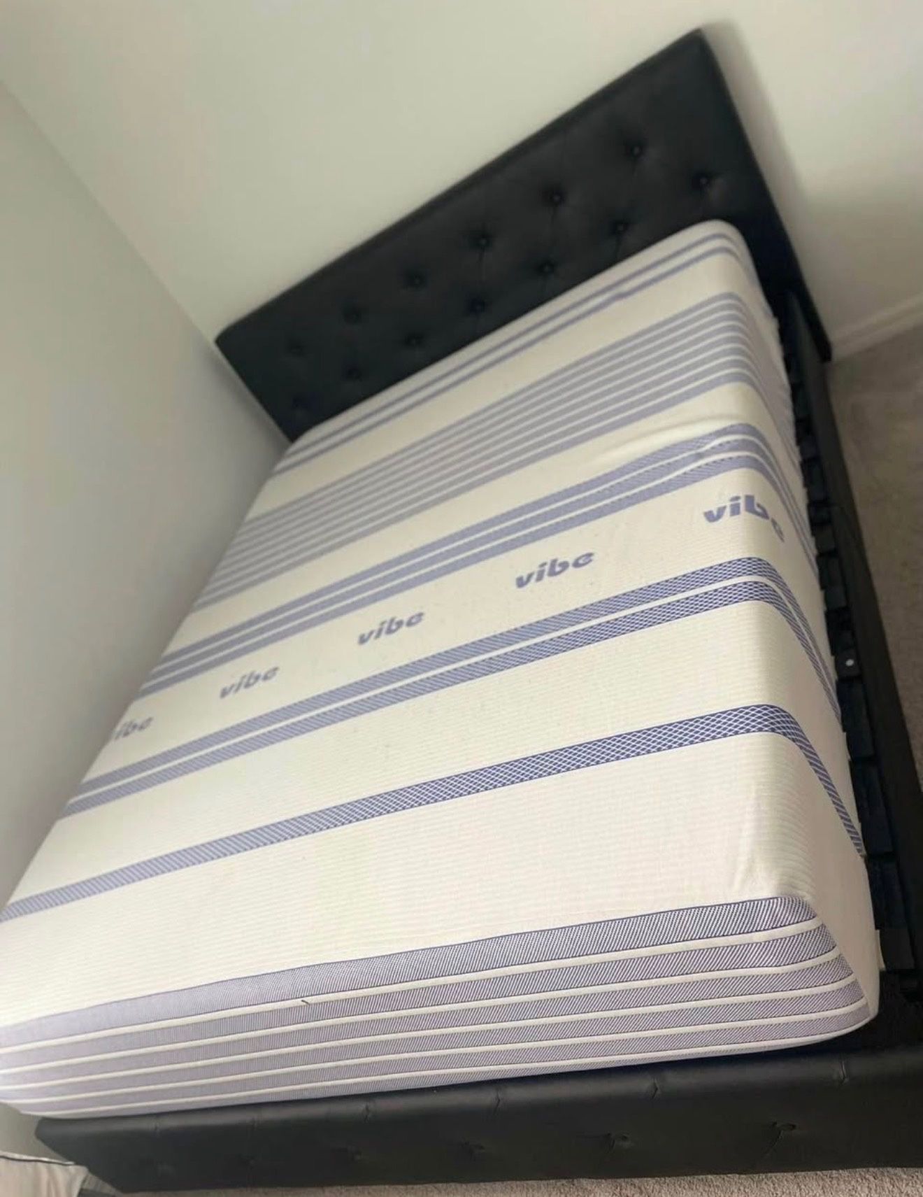 Queen Mattress & Bed Frame Set β Excellent Condition