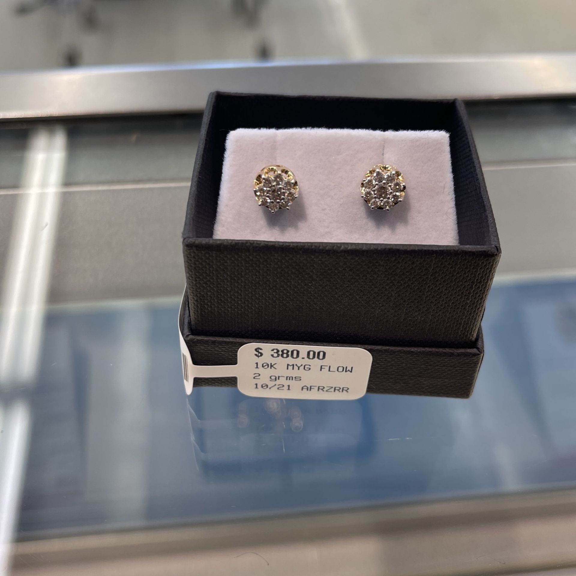 10k Diamond Flower Ring 2grams