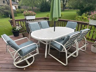 White patio furniture - no umbrella