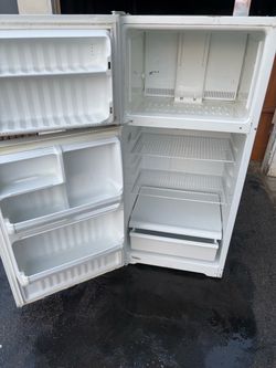 White Top-Freezer Refrigerator