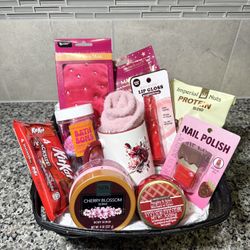Elegant Gift Basket! Great Gift for the holidays