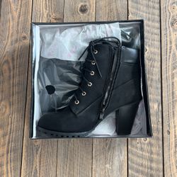 Ladies Black Fashion Booty/boot (8.5)