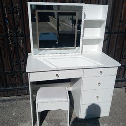 White Vanity With Mirror For Sale